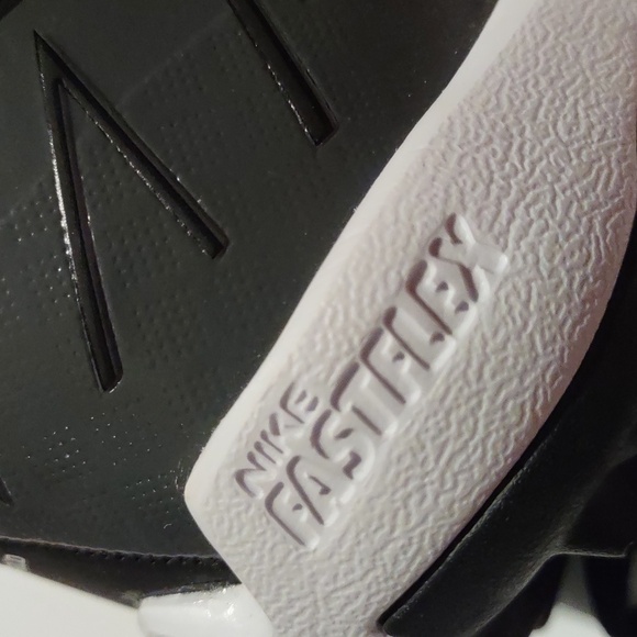 Nike Youth Soccer Cleats - Picture 9 of 11